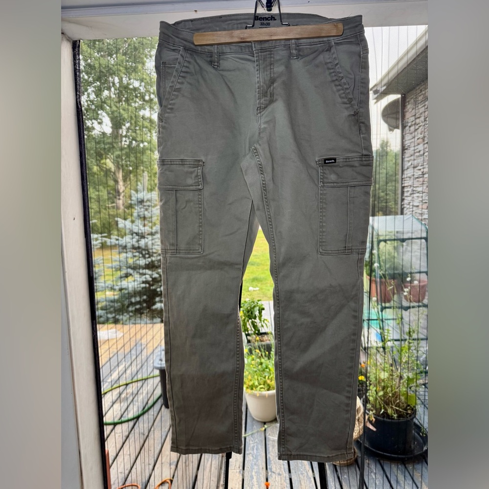 Bench Men's Olive Cargo Pants